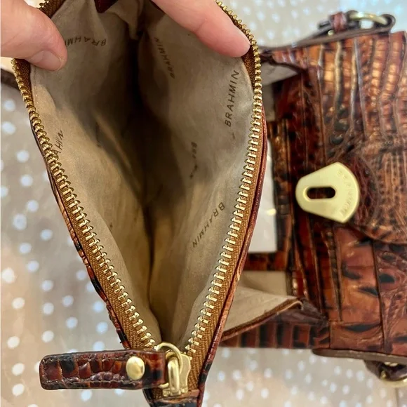 Brahmin Mojito Pecan brown Crocodile Embossed Crossbody Bag Gold hardware NWOT - Picture 4 of 7